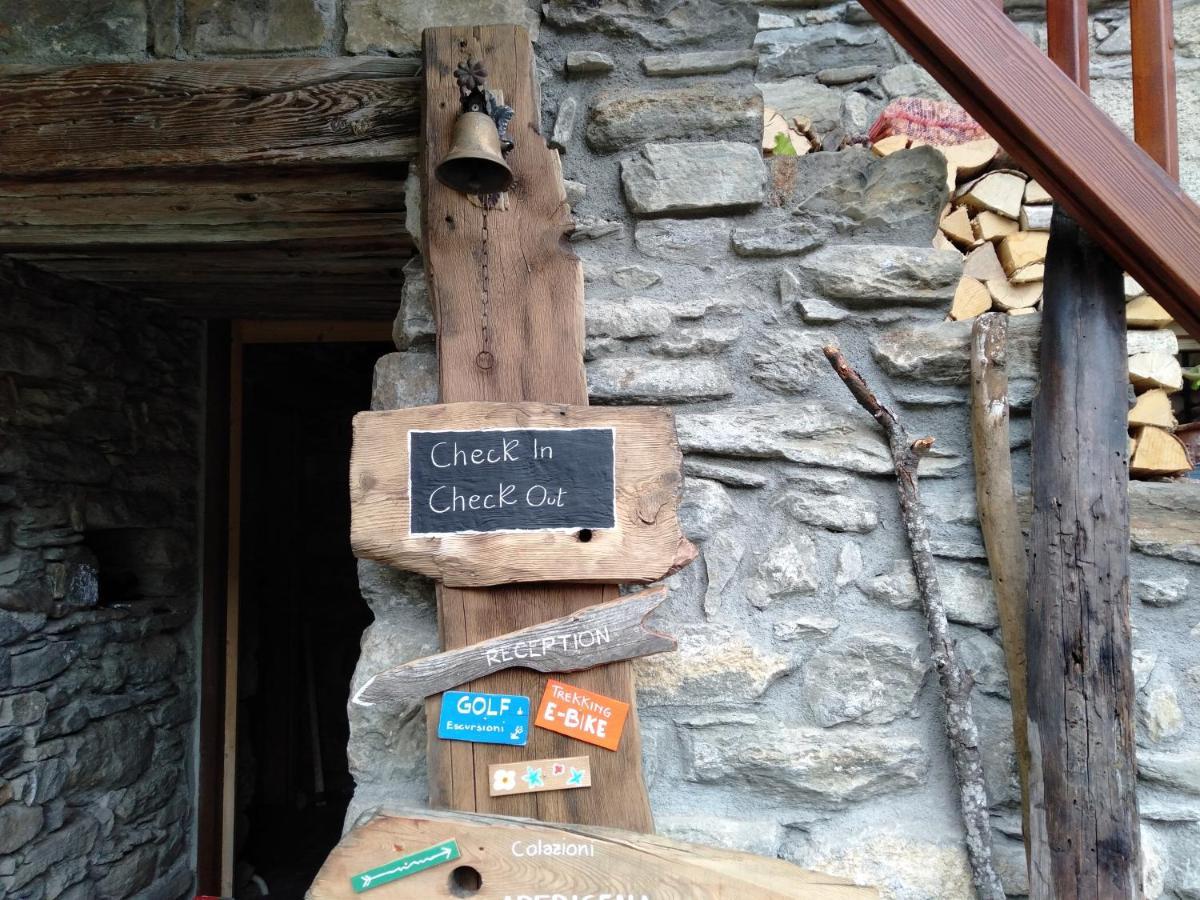 Bed and Breakfast Nuit A Pleiney Saint-Rhemy-En-Bosses Esterno foto