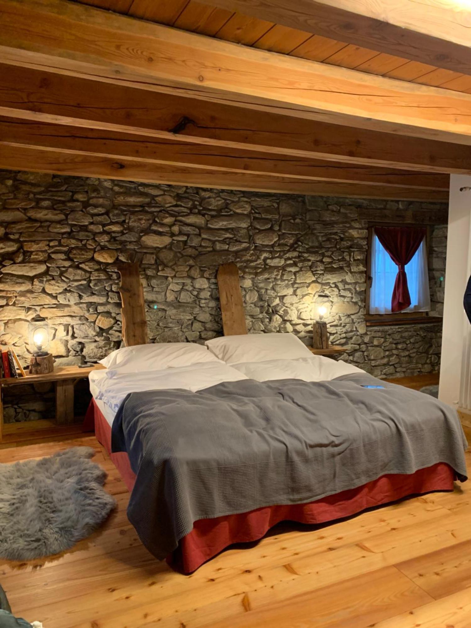 Bed and Breakfast Nuit A Pleiney Saint-Rhemy-En-Bosses Esterno foto