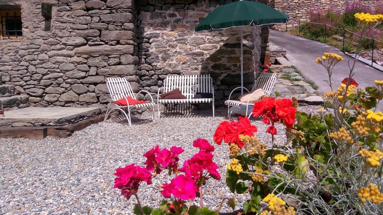 Bed and Breakfast Nuit A Pleiney Saint-Rhemy-En-Bosses Esterno foto