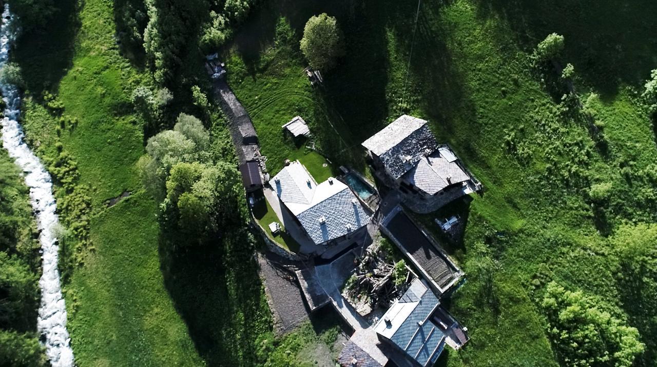 Bed and Breakfast Nuit A Pleiney Saint-Rhemy-En-Bosses Esterno foto