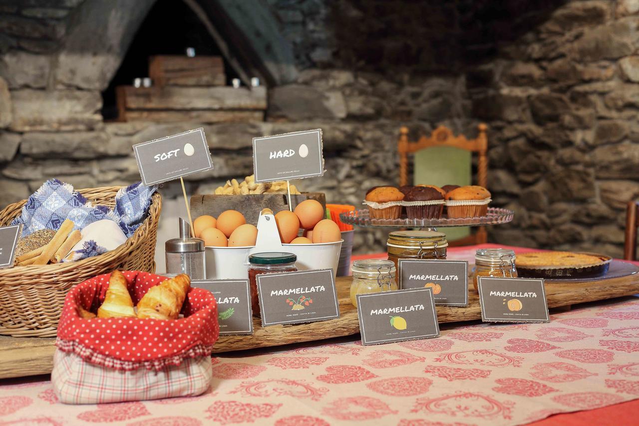 Bed and Breakfast Nuit A Pleiney Saint-Rhemy-En-Bosses Esterno foto