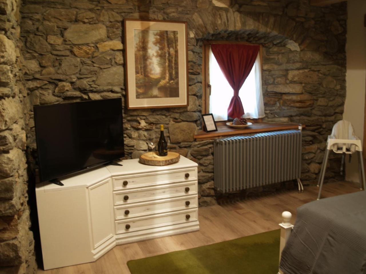 Bed and Breakfast Nuit A Pleiney Saint-Rhemy-En-Bosses Esterno foto